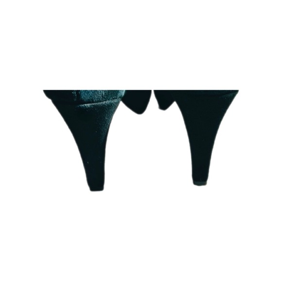 Adrienne Vittadini Prestin Pump in luxurious soft Black Suede, NWOT - Picture 4 of 4